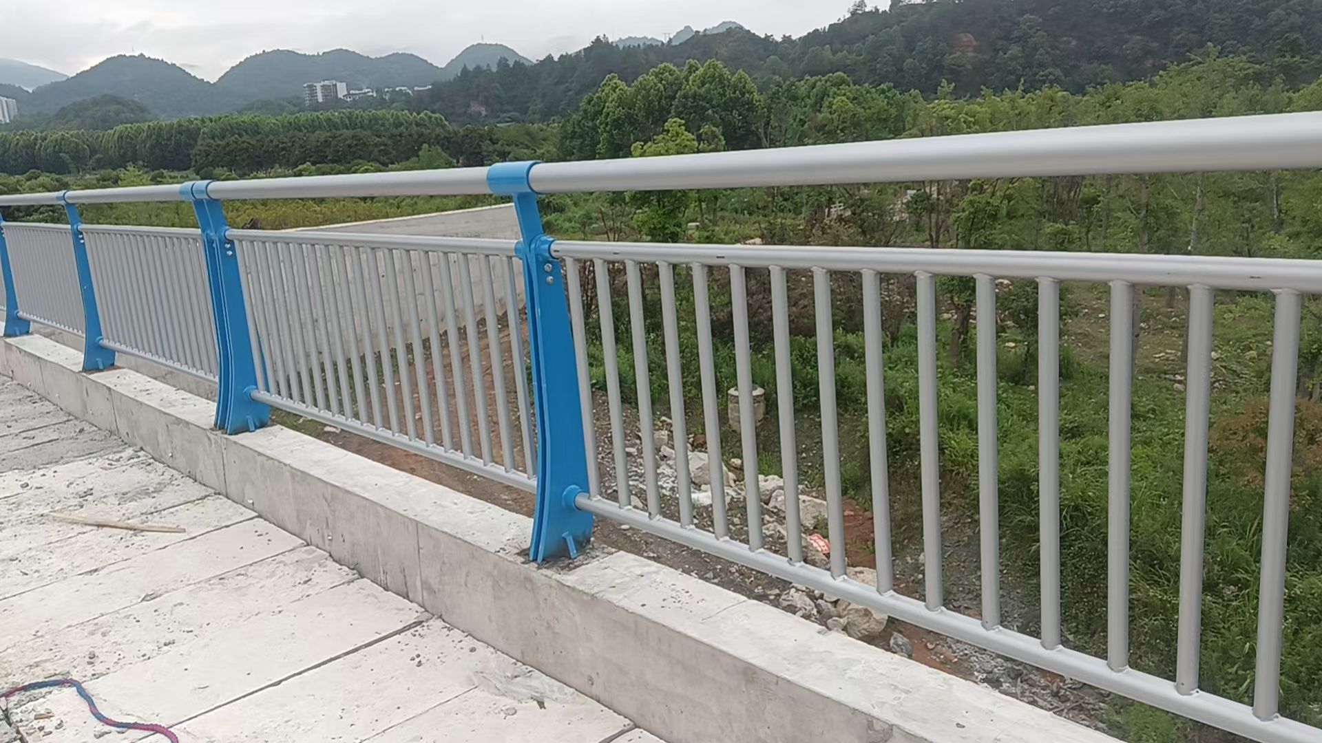 抚州市不锈钢栏杆灯光护栏 - 价格